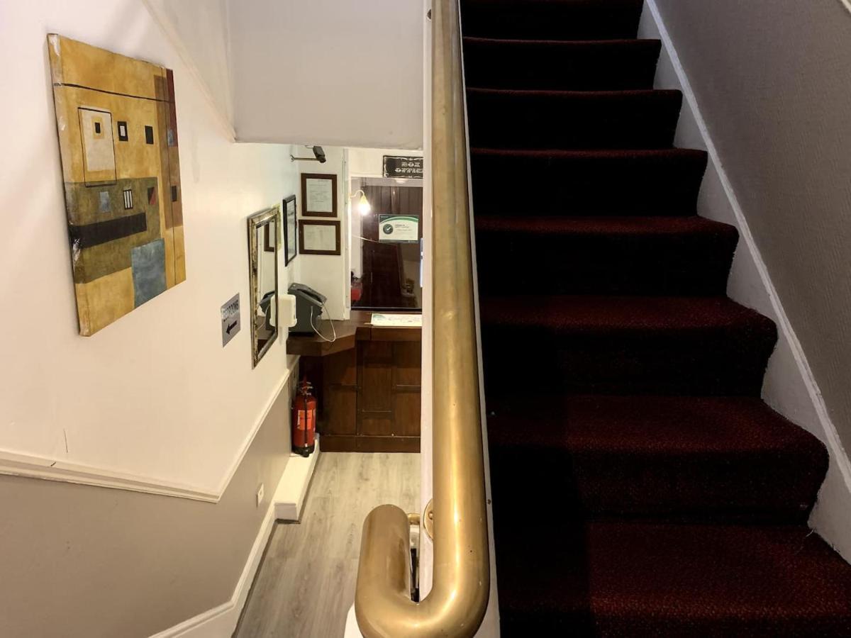 Clifton Court Hotel Дублин Экстерьер фото
